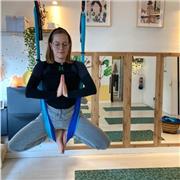 Profesora de yoga, pilates e hipopresivos